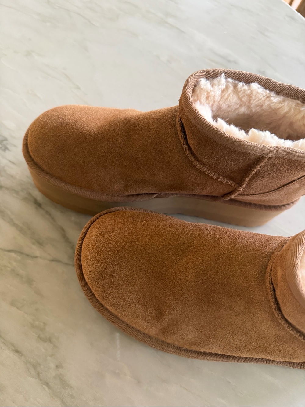 UGG Chestnut Suede Short Boots with Cream Shearling